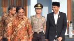 Bersarung, Begini Gaya Nyantri Jokowi di Sumenep