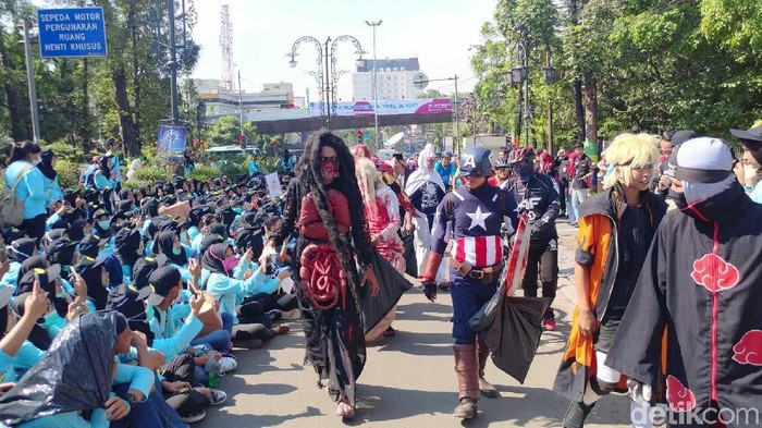 Car Free Day Dago pungut sampah