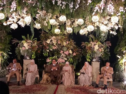 Ustad Arifin Ilham dan Ketiga Istrinya, Laudya Cynthia Bella Gelar Resepsi
