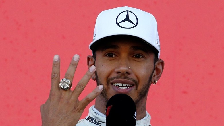 Hamilton Tak Berambisi Pecahkan Rekor Schumacher Hamilton Tak Berambisi Pecahkan Rekor Schumacher