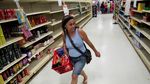 Berbelanja di Reruntuhan Puing Supermarket Puerto Rico