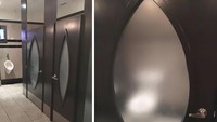 Restoran ini pakai kaca semi-transparan di bilik toiletnya. Bikin cemas kalau lagi di dalam. Foto: Istimewa