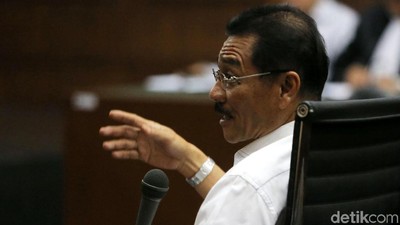 Gamawan Akui Pernah ke Singapura dengan Terdakwa e-KTP