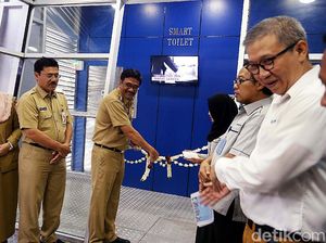 Di Akhir Jabatan, Djarot Resmikan Smart Toilet