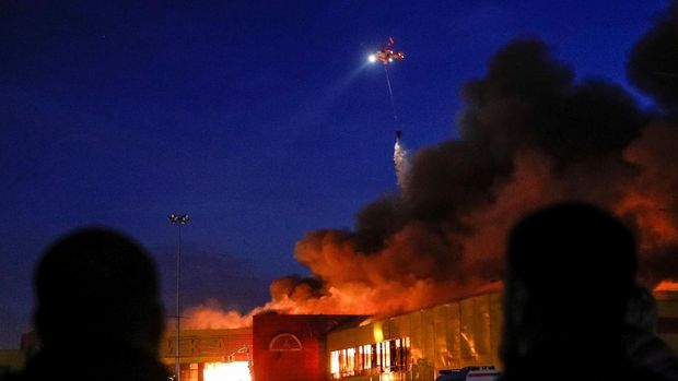 Ada 3.000 orang dievakuasi dari lokasi