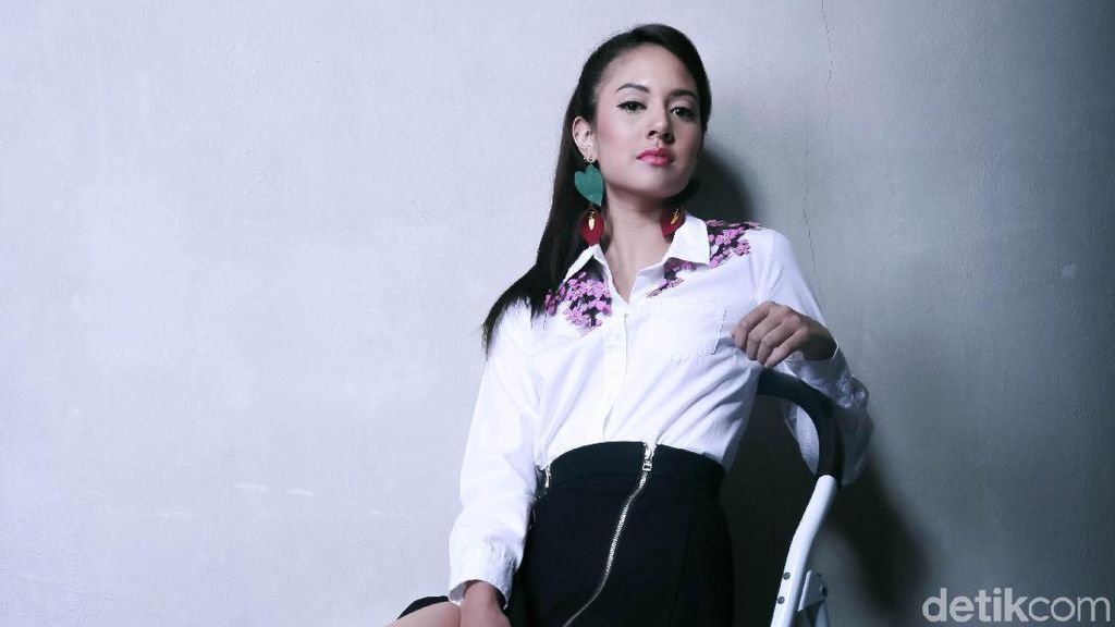 Cerita Masa Kecil Aurelie Moeremans yang Menggemaskan di Belgia
