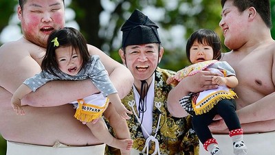 Foto: Tangisan Bayi untuk Mengusir Roh Jahat