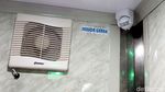 Melihat dari Dekat Smart Toilet di Halte TransJakarta Monas