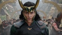 Tom Hiddleston yang kembali memerankan tokoh Loki juga tampil di film ketiga Thor ini. Foto: Marvel Studios 2017