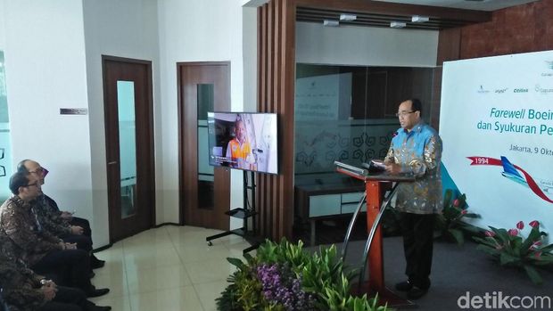 Musim Haji Selesai, Menhub-Menag-Dirut Garuda Potong Tumpeng
