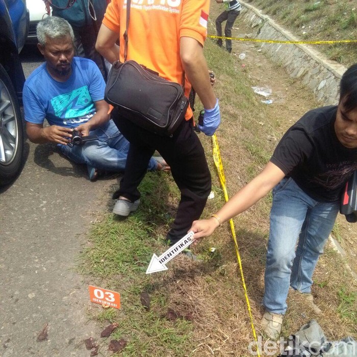 Mayat Pria Penuh Luka Tusuk Ditemukan di Tol Cipali