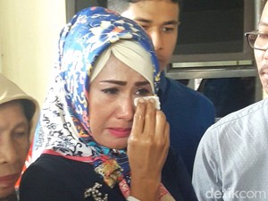 Sering Absen Sidang Cerai, ke Mana Donny Kesuma?