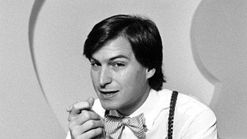 Setiap enam bulan sekali Jobs gemar mengganti mobil. Alasannya agar ia tak menggunakan nomor plat mobil. Seperti diketahui, UU transportasi di California memperbolehkan sebuah mobil baru tanpa plat selama enam bulan, setelah itu pengguna harus memasang nomor plat. (Foto: Internet)