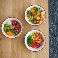 Yuk, Makan Malam Sehat dengan <i>Poke Bowl</i> di 4 Tempat Ini