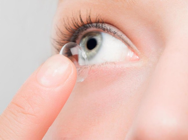 5 Cara Keliru Pakai Lensa Kontak yang Membahayakan Mata