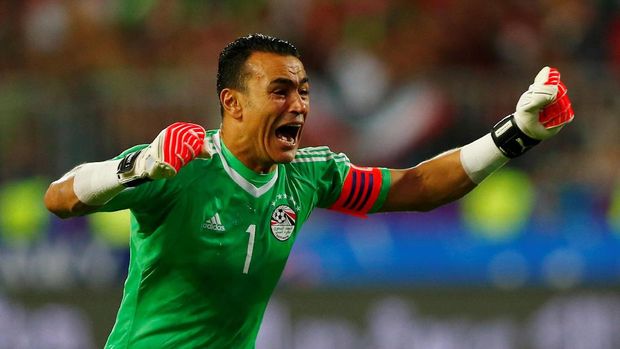 Essam El-Hadary bisa menjadi kiper utama timnas Mesir di Piala Dunia 2018 jika El-Shenawy belum pulih dari cedera lutut.