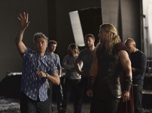 Sutradara Thor: Ragnarok Dikabarkan Garap Star Wars