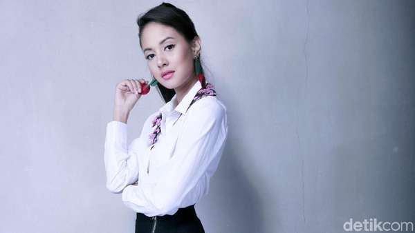 Semampainya Aurelie Moeremans Celeb of The Month Bulan Ini Semampainya Aurelie Moeremans Celeb of The Month Bulan Ini