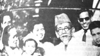 Karena kiprahnya tersebut, Agus Salim mendapat julukan The Grand Old Man. Ia juga dikenal sebagai bapak intelektual muslim Indonesia karena mampu menjembatani nilai-nilai Islam dengan tantangan modernitas. (Foto: Repro: Seratus Tahun Agus Salim)