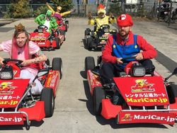 Asyiknya Naik Gokart ala Mario Bros di Tokyo
