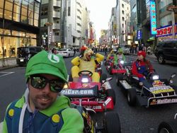 Asyiknya Naik Gokart ala Mario Bros di Tokyo