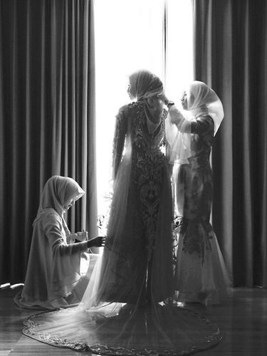 Cerita Desainer yang Rancang Jumpsuit Laudya Cynthia Bella untuk Resepsi