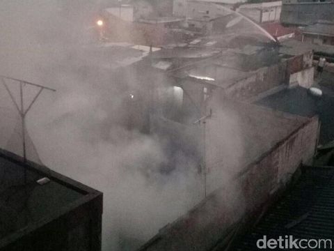 Ada 10 rumah yang terbakar, penyebabnya ialah korsleting listrik