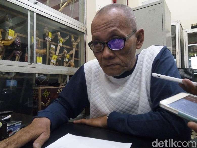 Busana Adat untuk Pernikahan Kahiyang Jokowi Dipesan di Banyak Toko Busana Adat untuk Pernikahan Kahiyang Jokowi Dipesan di Banyak Toko