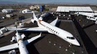 Pesawat buatan Kanada ini mulai diperkenalkan di pameran National Business Aviation Association di Las Vegas pekan lalu. David Becker/Reuters.