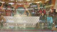 Loki berada di singgasana raja Sakar. Foto: Marvel Studios 2017