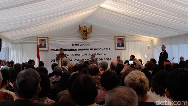 Wakil Presiden Jusuf Kalla (JK) saat mengunjungi Belgia dan bertemu dengan perwakilan WNI