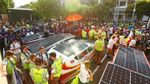 Foto: Keren! Balapan Mobil Bertenaga Surya