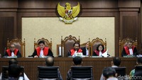 Sidang dipimpin oleh hakim Jhon Halasan Butar Butar.
