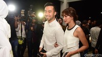 Vidi Aldiano mengajak serta sang kekasih. Foto: Noel/detikHOT
