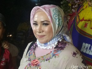 Minta Hijabers Kontrol Postingan, Melly Goeslaw: Kurangi Pencitraannya!