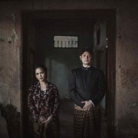 Putri Selaras Oesman atau yang lebih dikenal dengan Uti Buncis adalah seorang fashion stylist yang merupakan mantan kekasih Tarra Budiman. Uti sendiri adalah anak dari Ketua DPD, Oesman Sapta Oedang. Baru-baru ini, Uti menggelar pesta pernikahan mewah dengan pria bernama Danindro Arionindito. Uti pun memilih foto prewedding bertema jadul dengan mengenakan kebaya. Foto: ist