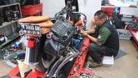 Merawat harley-Davidson rupanya hal itu tidak sepenuhnya sulit, karena bagi Workshop Manager Baikers Garage, Agung Setiyano, saat dikunjungi detikOto, di Fatmawati, untuk bisa merawat Harley-Davidson itu tidaklah sulit. Foto: Khairul Imam Ghozali
