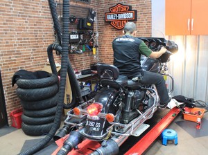 Polisi Keluhkan Hal Ini Saat Tunggangi Harley-Davidson