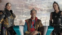 Topaz (Rachel House), Grandmaster (Jeff Goldblum) and Valkyrie (Tessa Thompson) berpose bersama. Foto: Marvel Studios 2017
