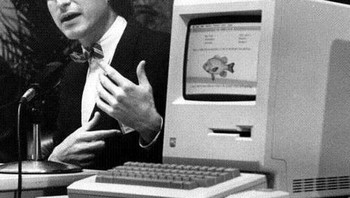 Pada tahun 80-an, Apple membuat komputer bernama Lisa. Nama tersebut ternyata anak dari Jobs yang sempat tak diakui, Lisa Nicole Brennan. Bahkan saat itu Jobs bersumpah bahwa ia mandul untuk memungkiri anaknya tersebut.  (Foto: Internet)