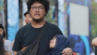 Suasana yang romantis memang sukses dihadirkan oleh Kahitna. Foto: Hanif Hawari