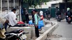 Pembangunan Trotoar dan Saluran Air di Sekitar Stasiun Kebayoran Baru