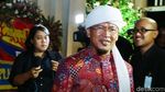 Aa Gym kok Sendirian Nih... ke Mana Teh Rini dan Teh Ninih?