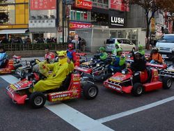 Asyiknya Naik Gokart ala Mario Bros di Tokyo