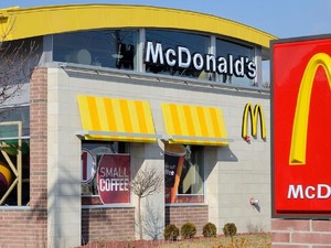 McDonalds Tutup Seluruh Gerai di Inggris dan Irlandia
