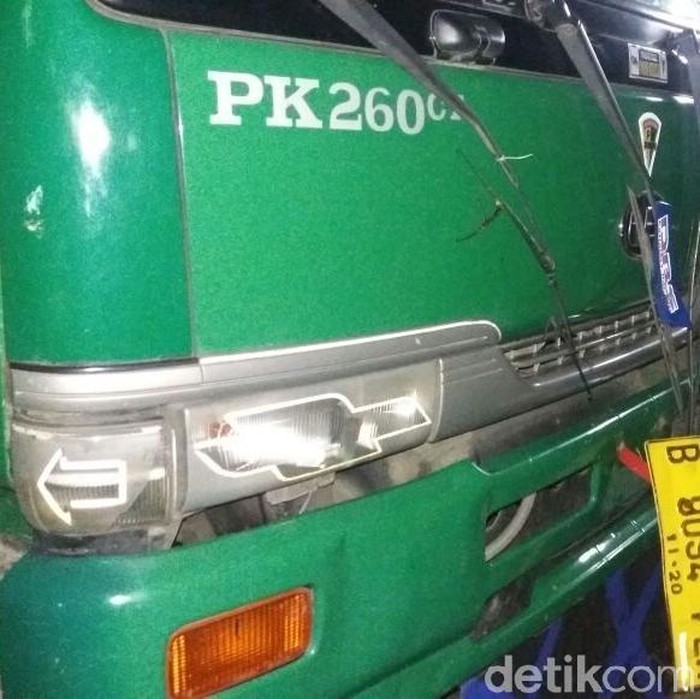 Truk Tabrak Motor di Jakbar, 1 Orang Tewas