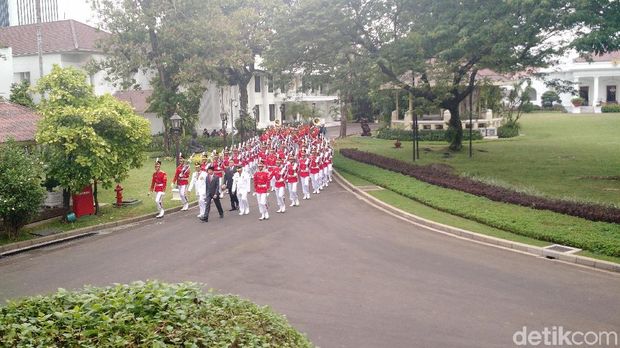 Jokowi Resmi Lantik Sultan dan Pakualam Jadi Gubernur dan Wagub DIY