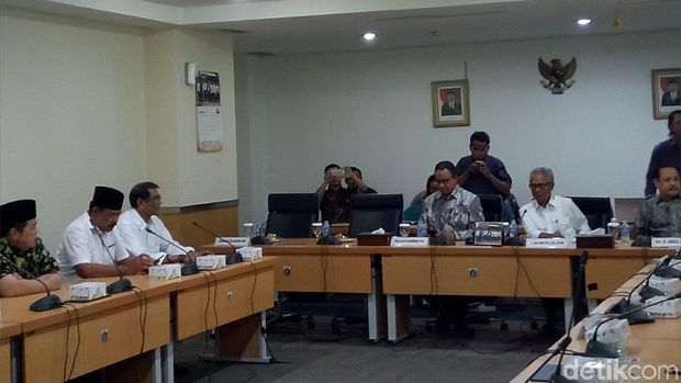 Anies Hadiri Pertemuan dengan Pimpinan Fraksi di DPRD DKI