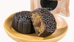 Unik! Kue Bulan Ini Diberi Isian Mie Instan hingga Kaki Katak