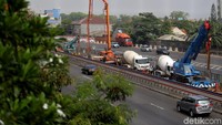 Pembangunan secara pararel dilanjutkan dengan pemasangan pier head.